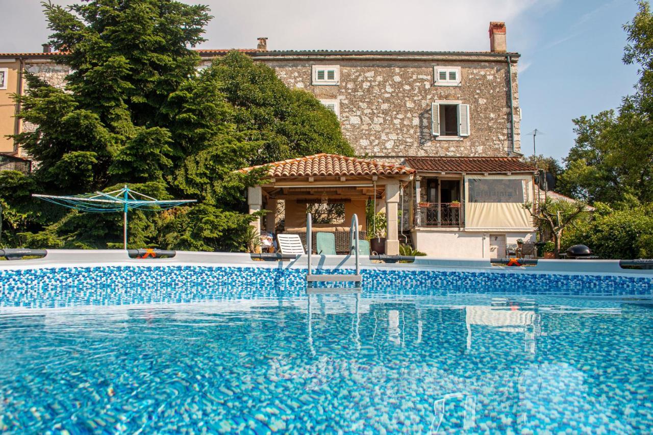 Stone House Chiara Seaview Apartment Funtana Bagian luar foto