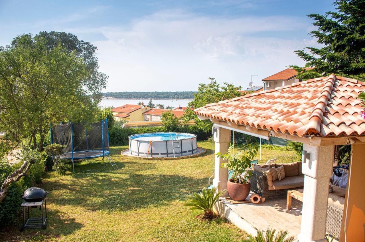 Stone House Chiara Seaview Apartment Funtana Bagian luar foto