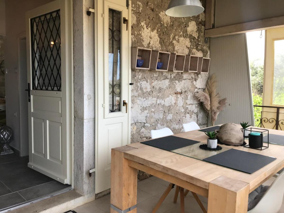 Stone House Chiara Seaview Apartment Funtana Bagian luar foto