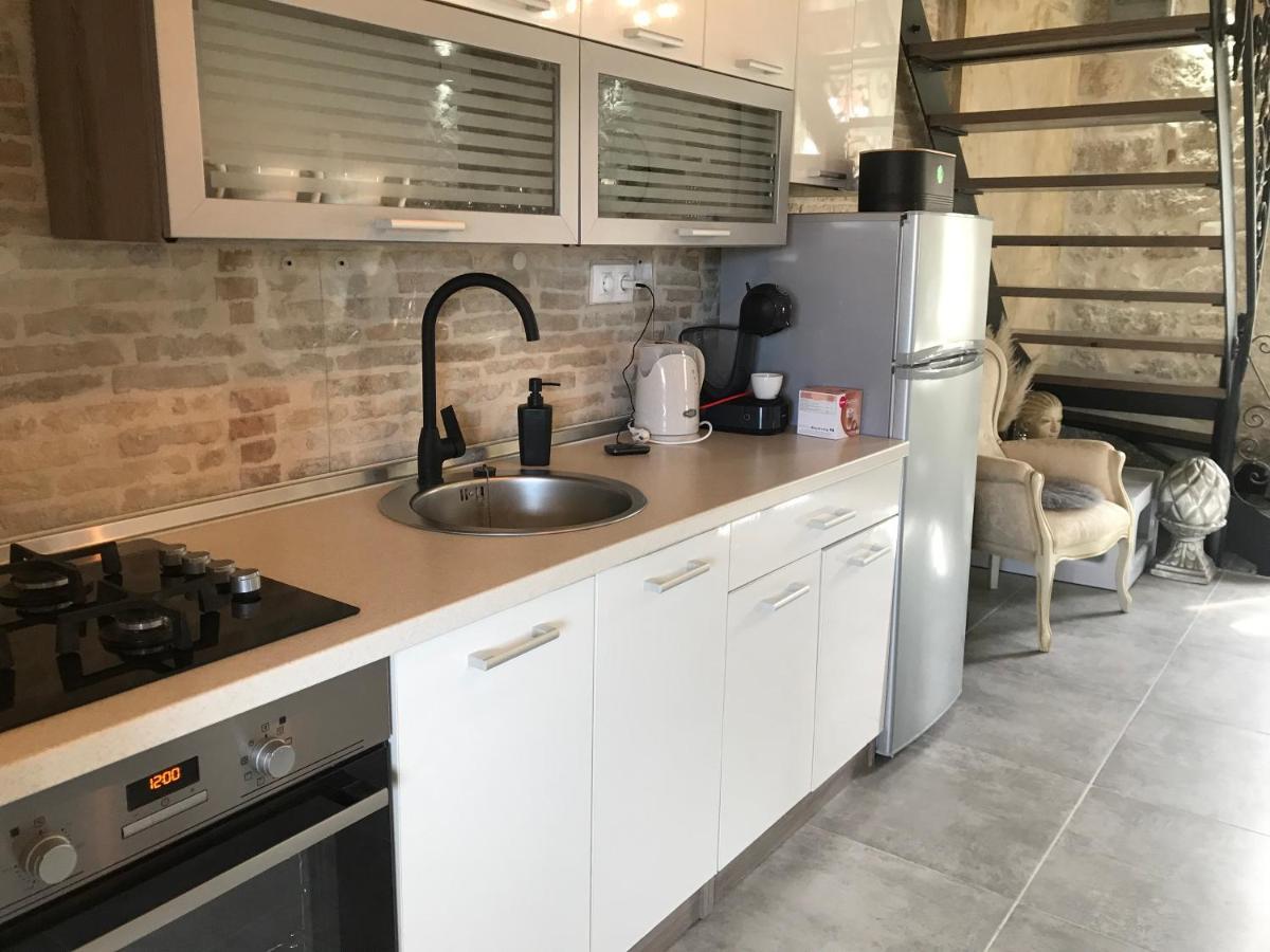 Stone House Chiara Seaview Apartment Funtana Bagian luar foto